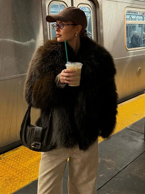 Luxuriöse Kunstpelzjacke – Wärme trifft auf Stil
